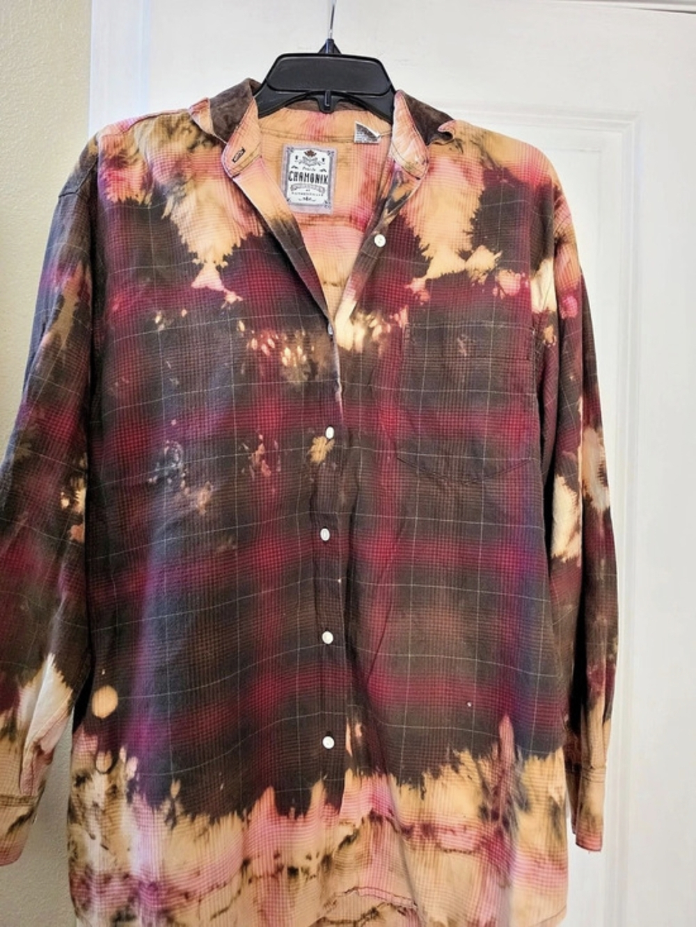 Chamonix Plaid Graphic Shirt in Red & Multicolor Large